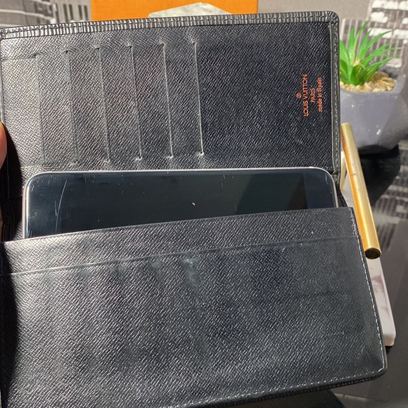 SOLDAuthentic Louis Vuitton Epi Checkbook Holder - Picture 6 of 14